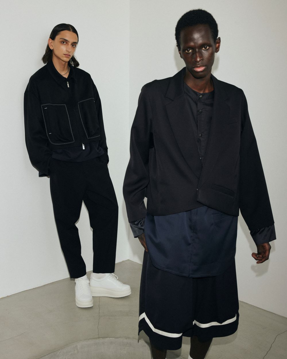 24SS W FRONT WIDE TAPERED PANTS (black)