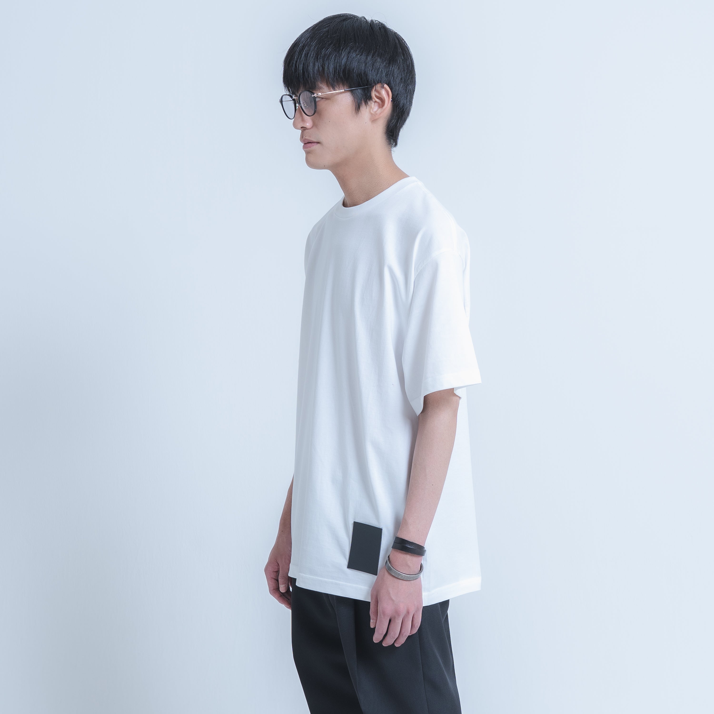 LOGO PATCH T-SHIRTS (WHITE)