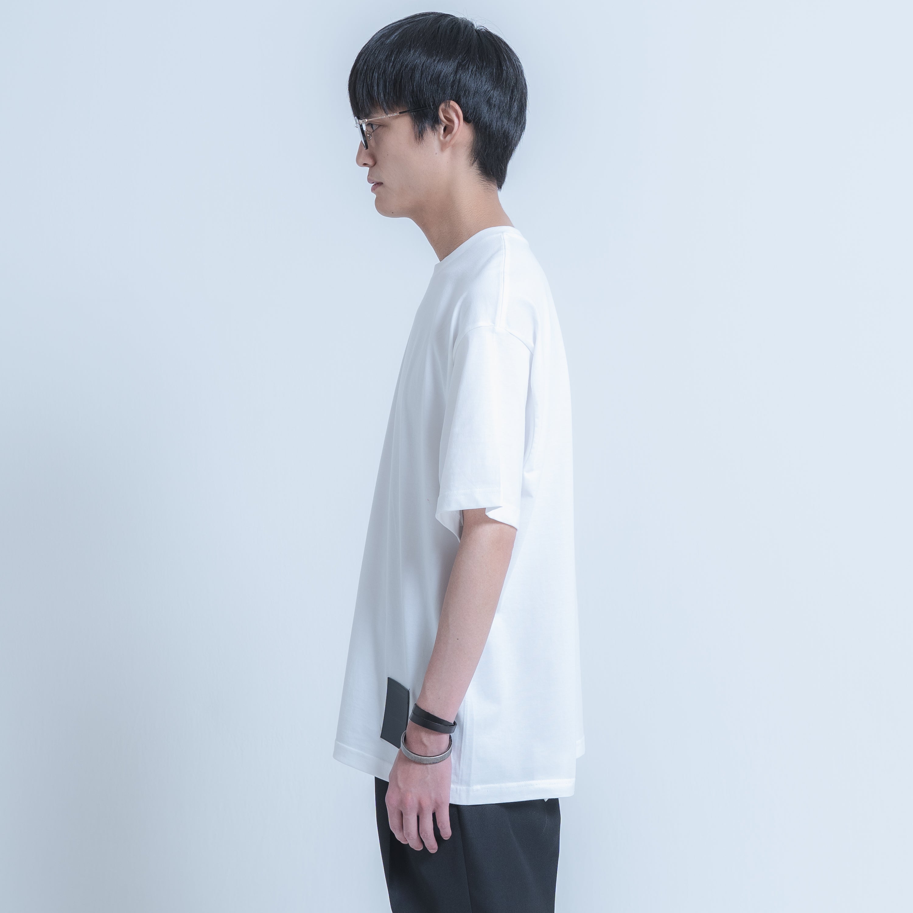 LOGO PATCH T-SHIRTS (WHITE)