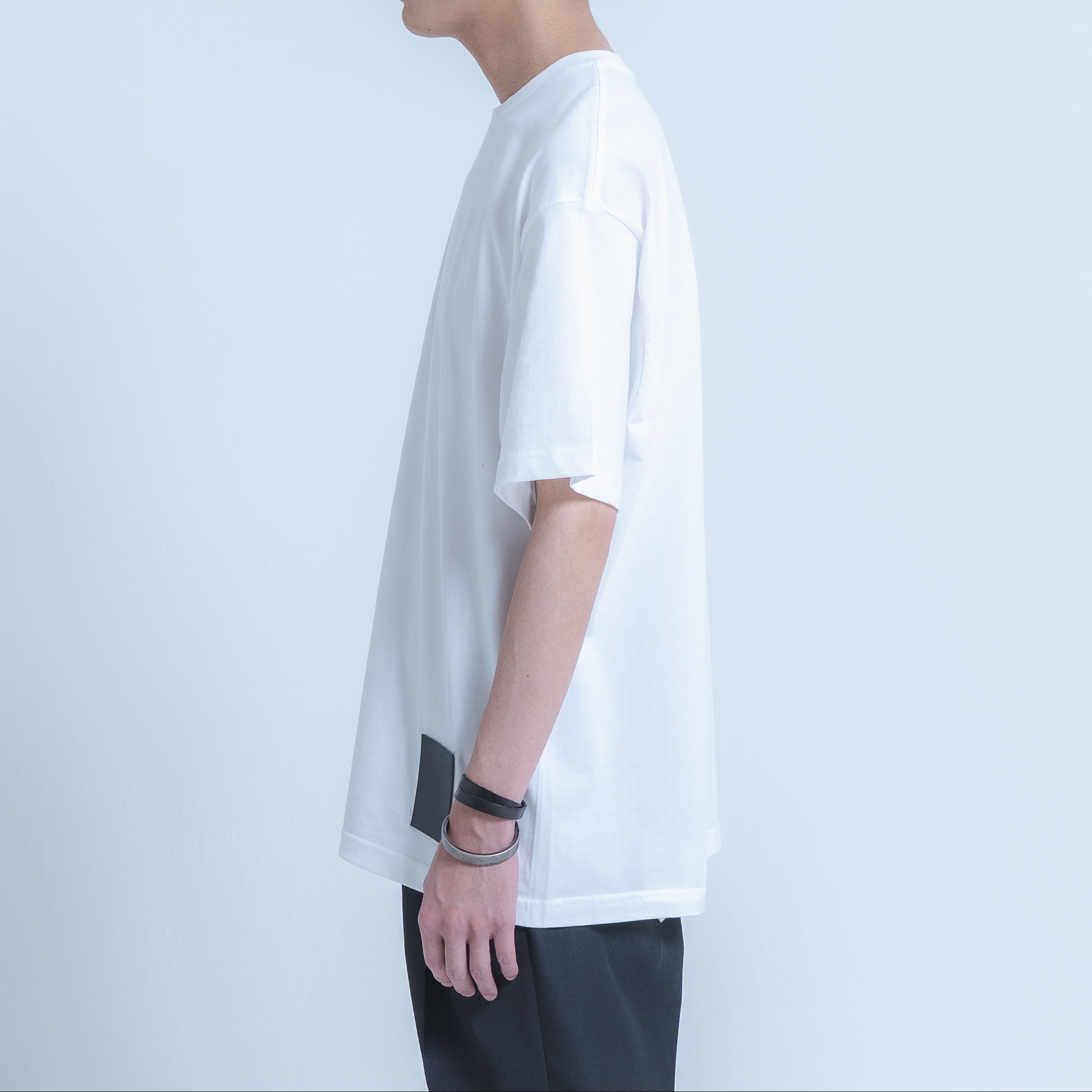 LOGO PATCH T-SHIRTS (WHITE)