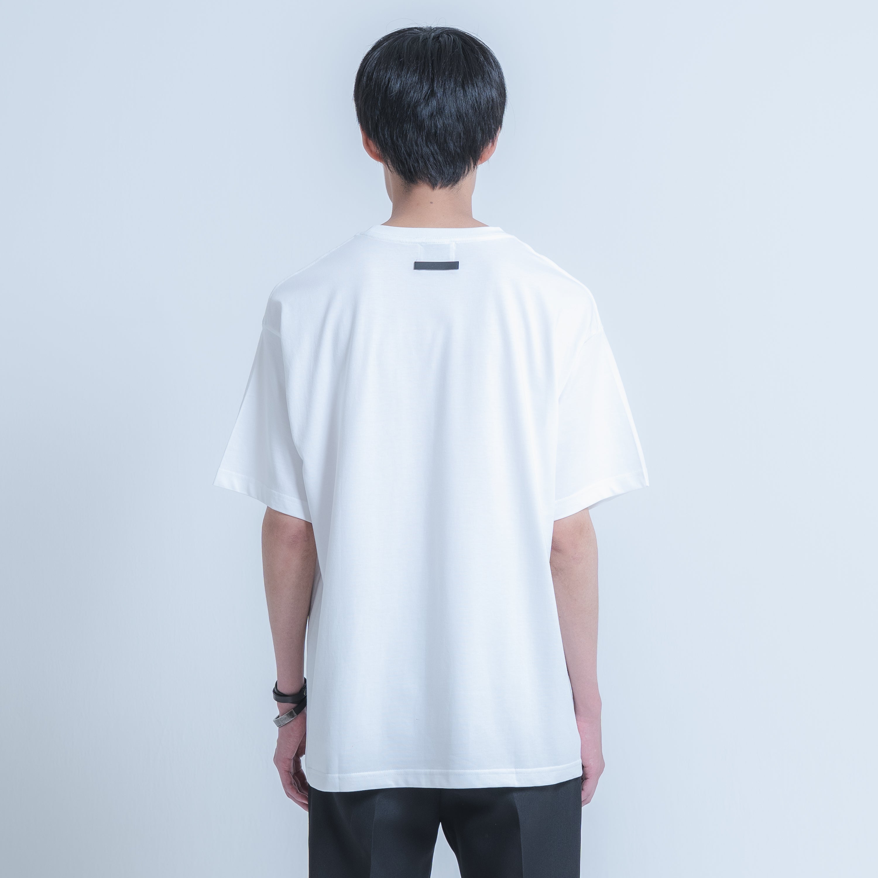 LOGO PATCH T-SHIRTS (WHITE)