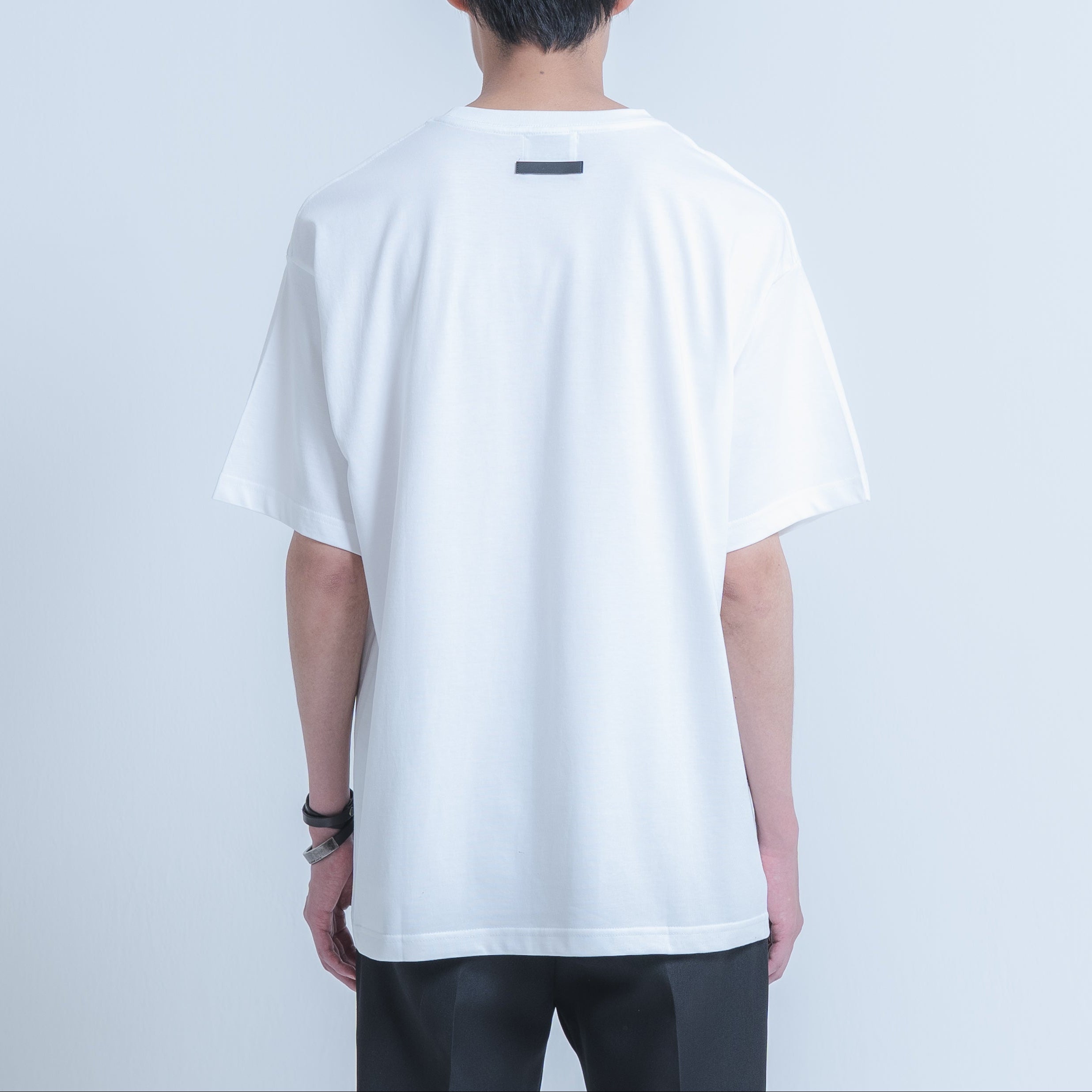 LOGO PATCH T-SHIRTS (WHITE)