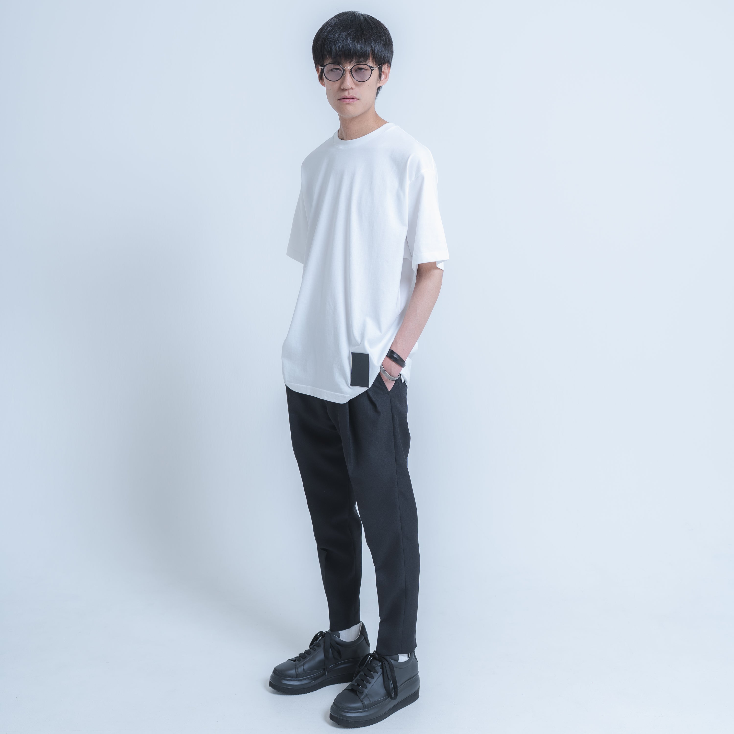 LOGO PATCH T-SHIRTS (WHITE)