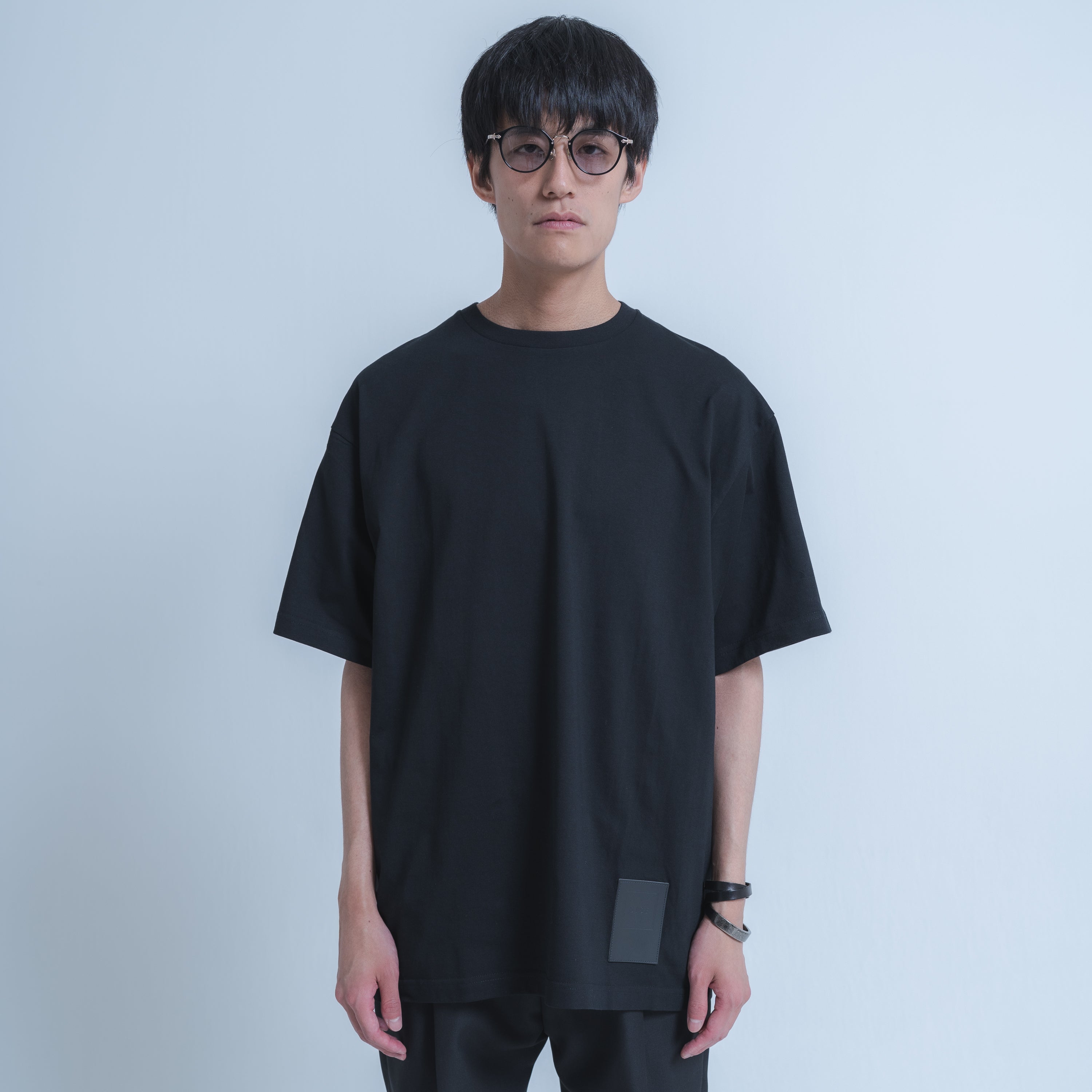 LOGO PATCH T-SHIRTS (BLACK)