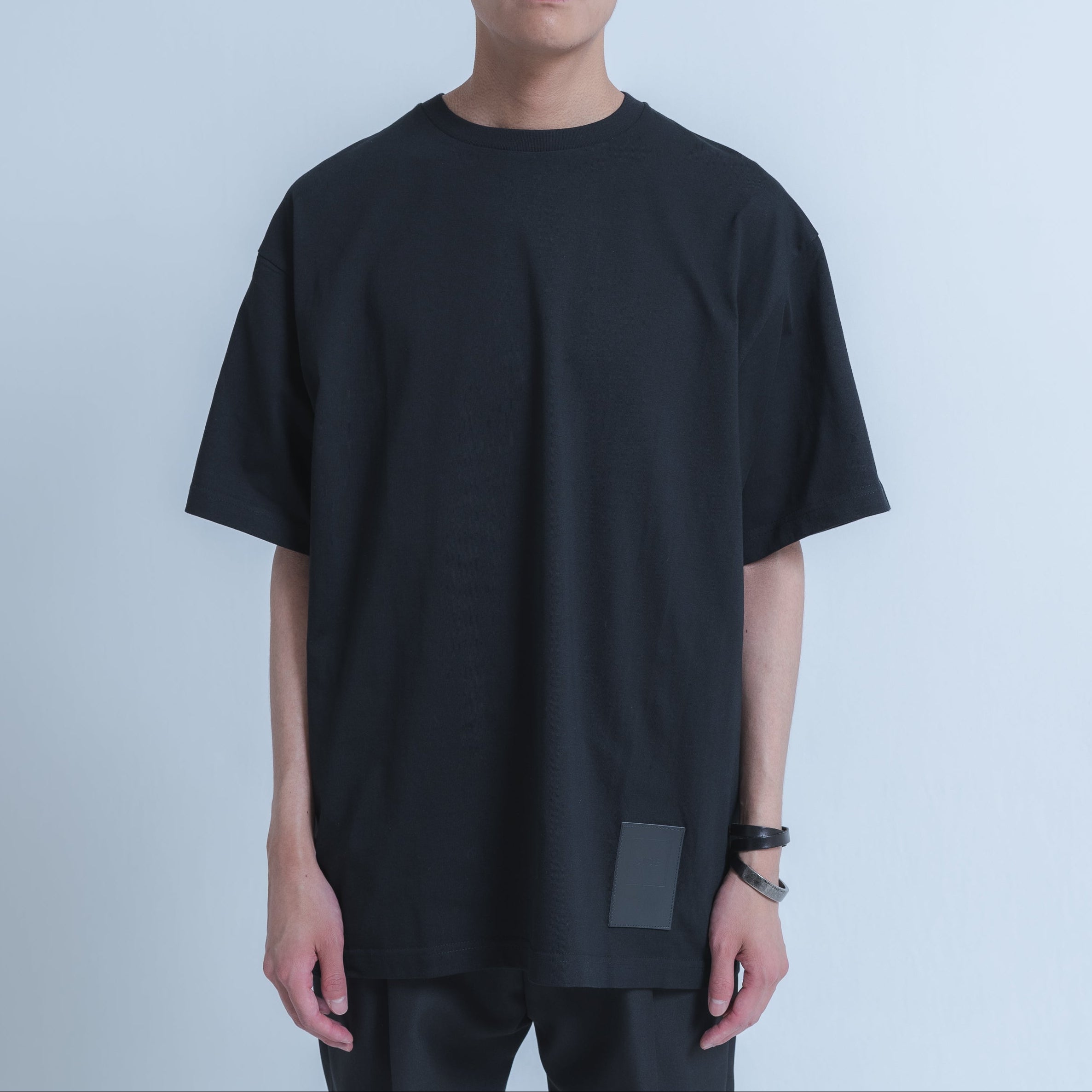 LOGO PATCH T-SHIRTS (BLACK)