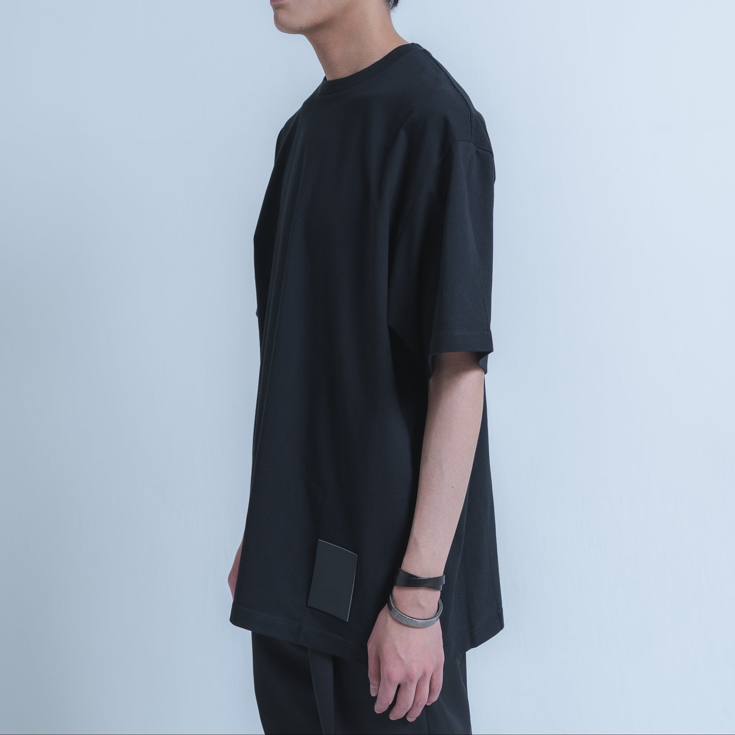 LOGO PATCH T-SHIRTS (BLACK)