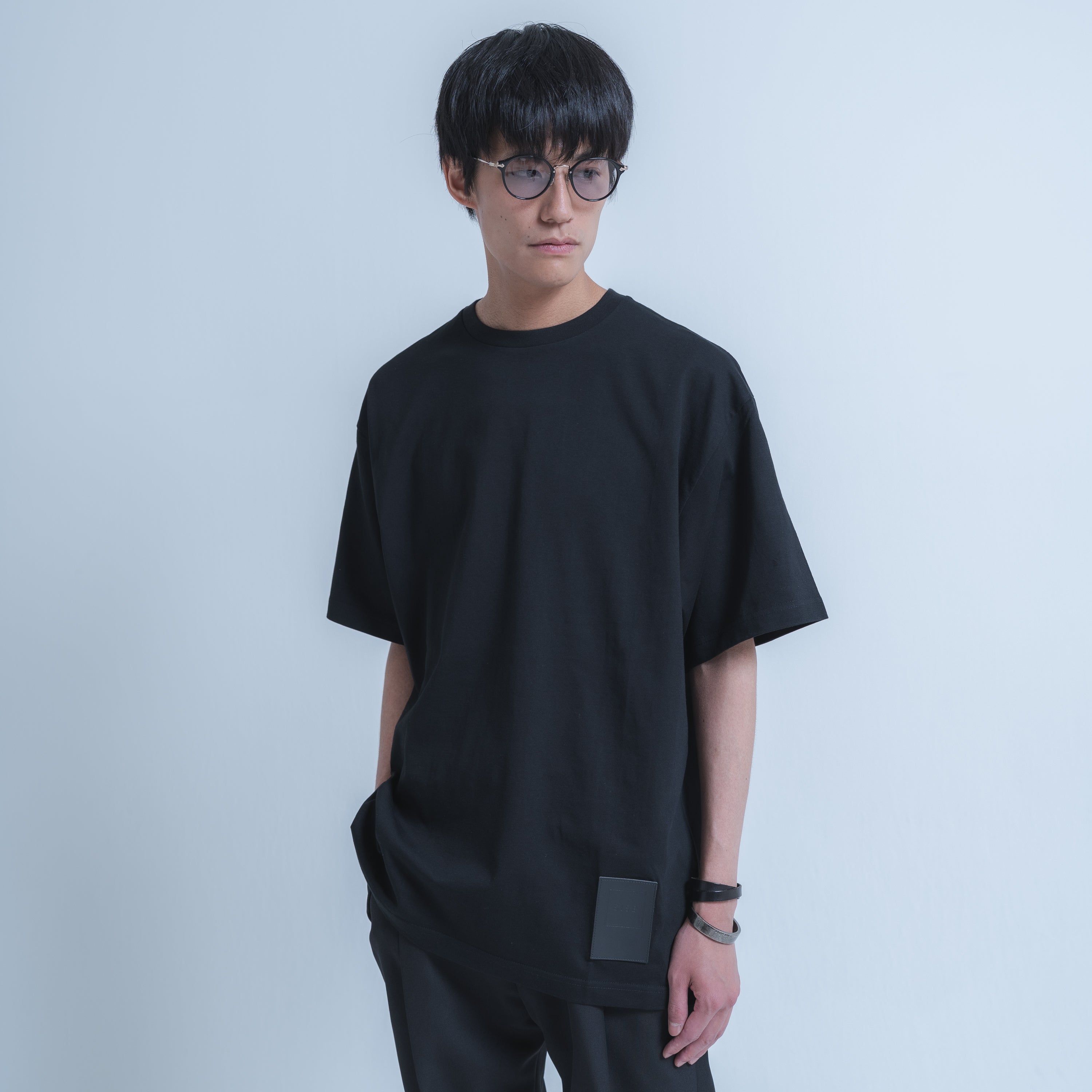 LOGO PATCH T-SHIRTS (BLACK)