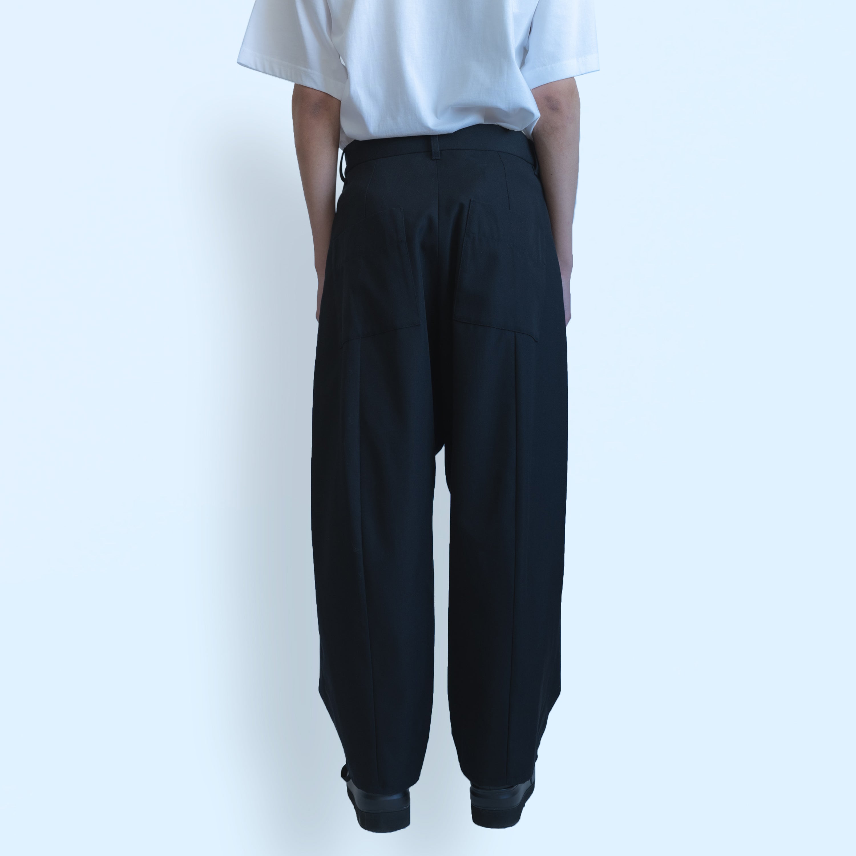 26SS WOOL WIDE BARREL PANTS (BLACK)
