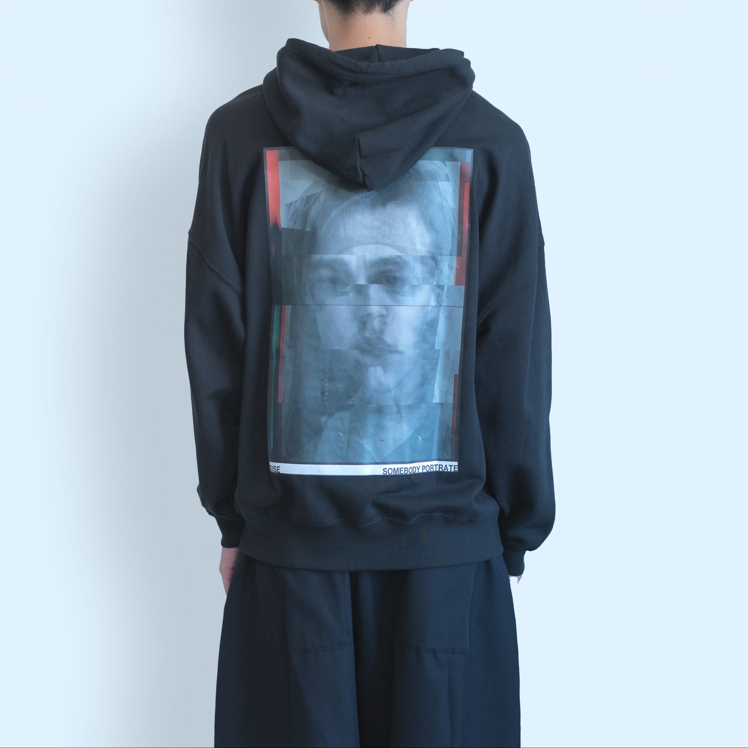 26SS SOMEBODY HOODIE SWEAT (BLACK)