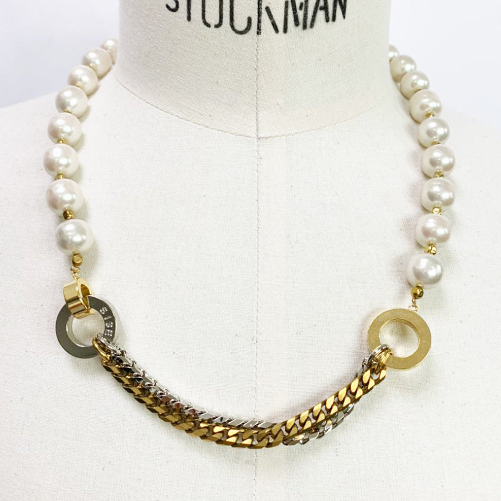 FAKE PEARL NECKLACE