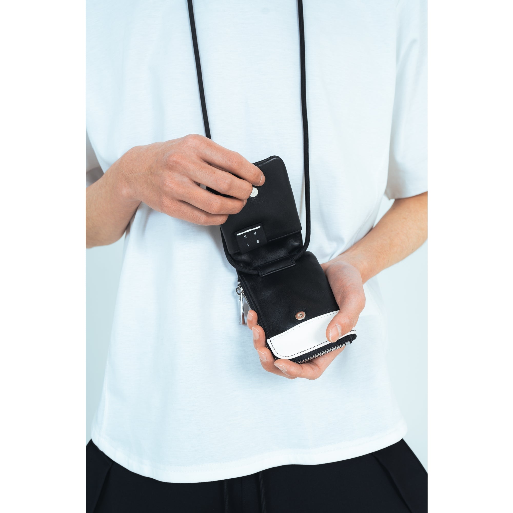 25AW SMALL WALLET (BLACK)
