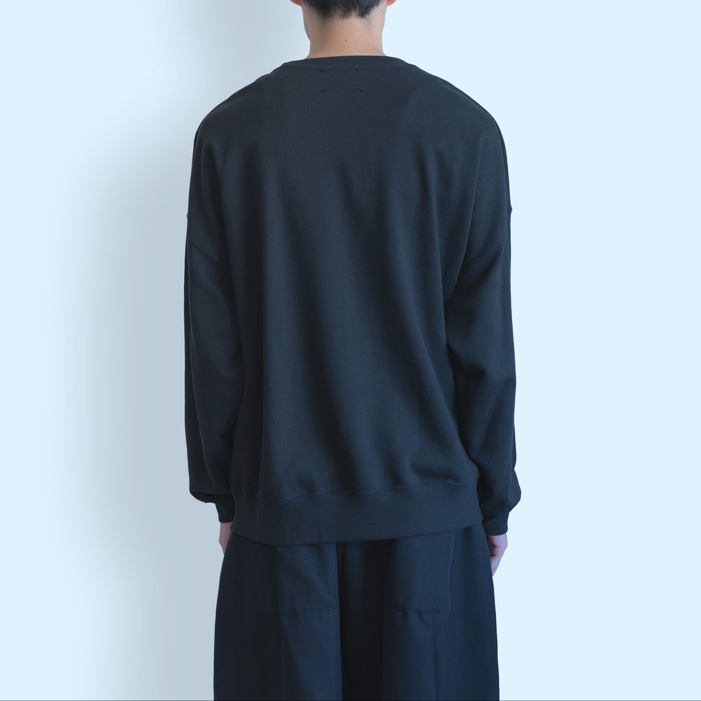 26SS SPLIT FACE CREW SWEAT (BLACK)