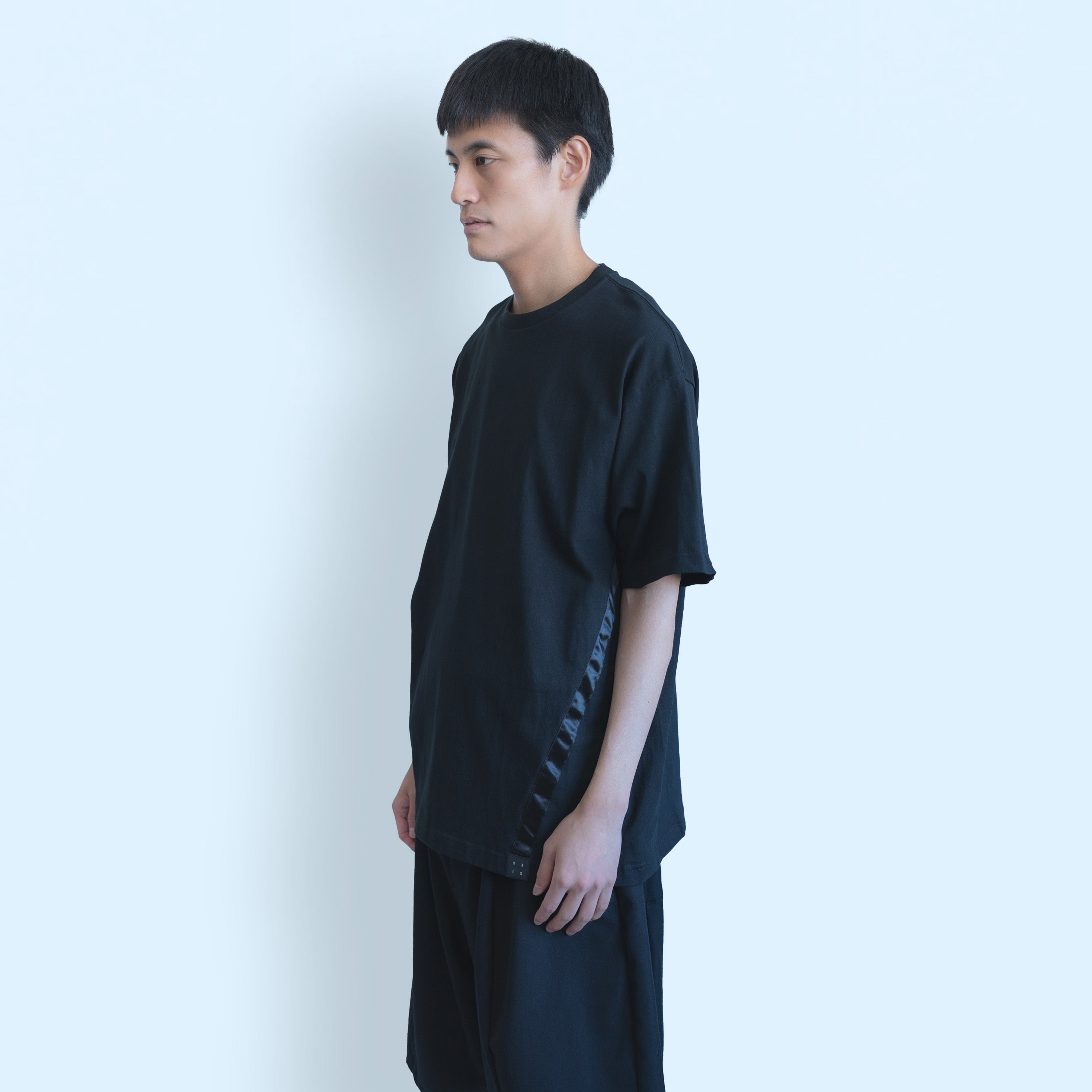 LINE T-SHIRTS (BLACK)